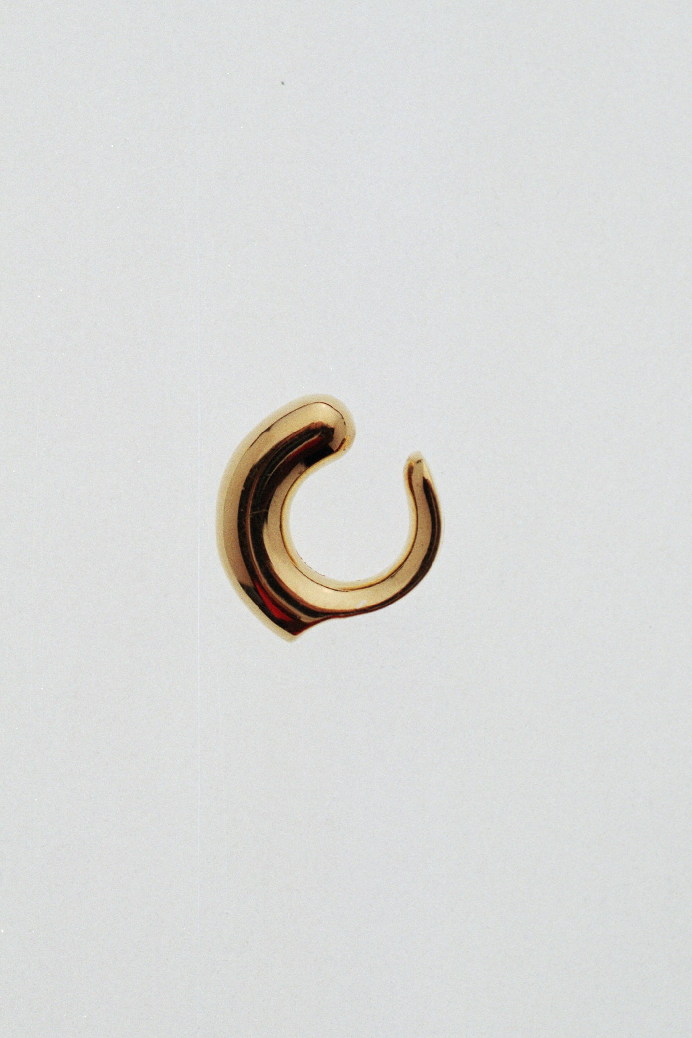 POUR EAR CUFF – EPICENE